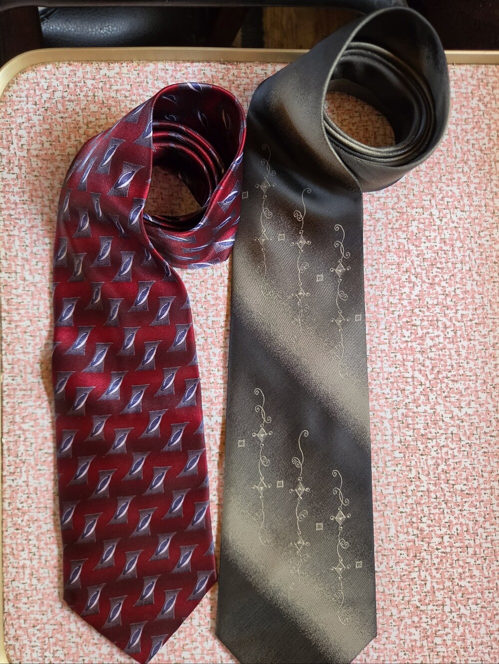Puritan Vintage Mens Necktie Lot of 2 Red Geometric Grey Ombre Filigree 90s